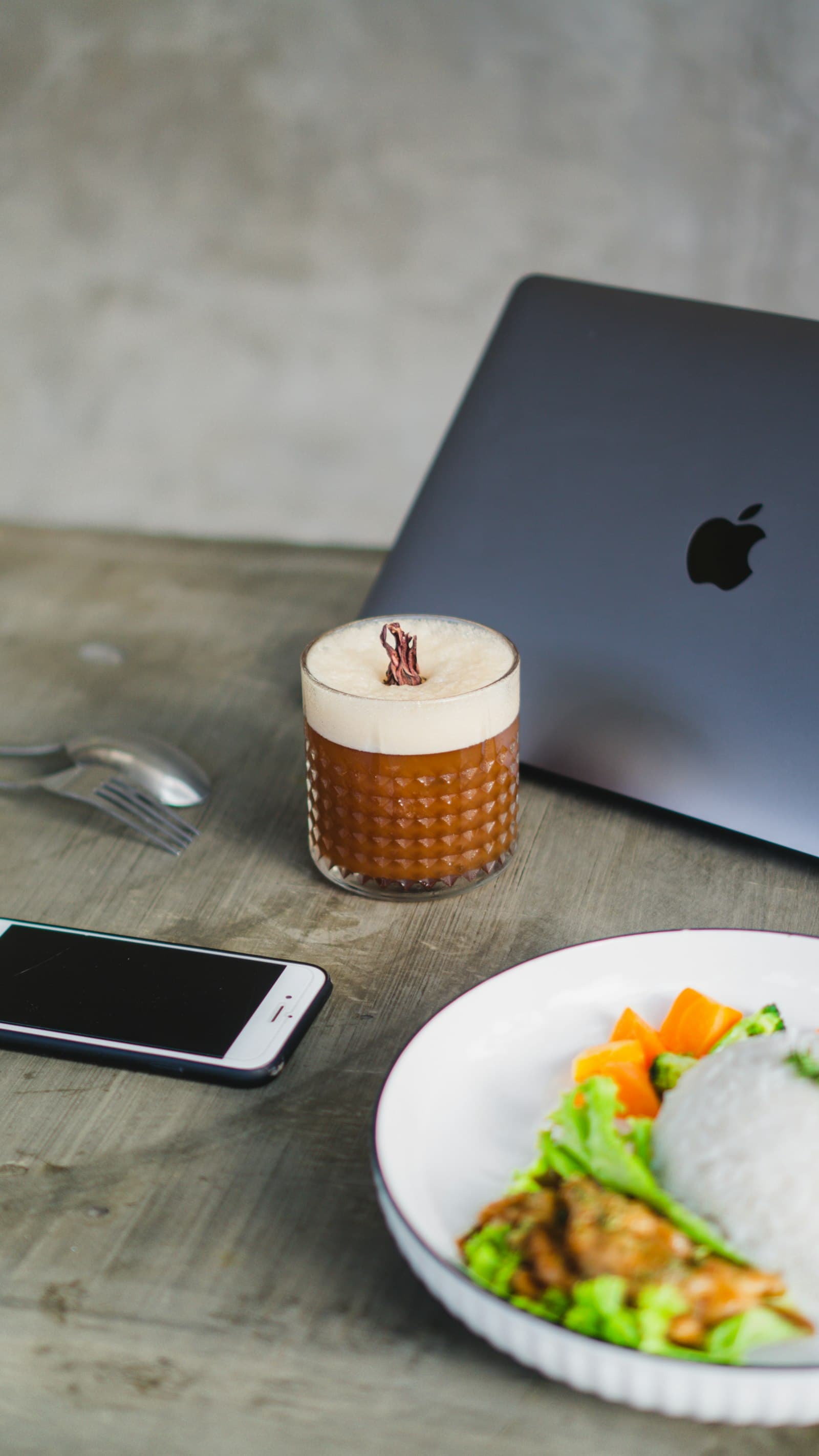 Cardápio digital vs cardápio impresso: qual faz mais sentido para o seu restaurante?